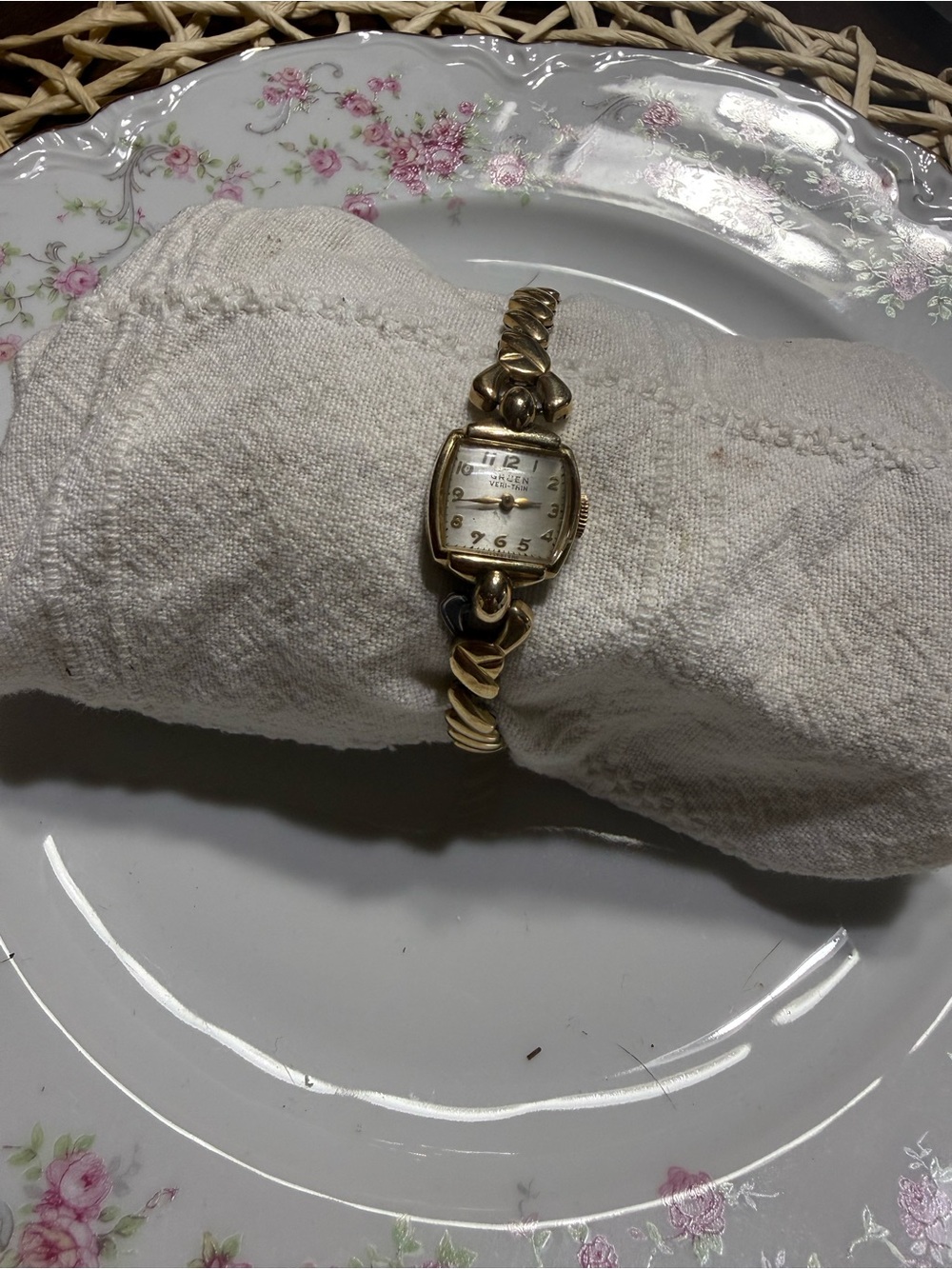 Vintage 40s/50s Gold-Tone Gruen 10k GF Women's Bracelet Watch - Gold